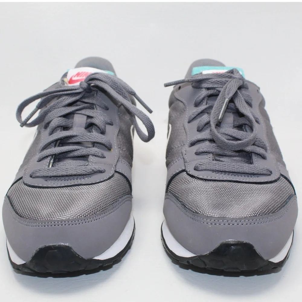 Nike Womens Genicco 844451-004 Gray Casual Shoes Sneakers Size 9.5